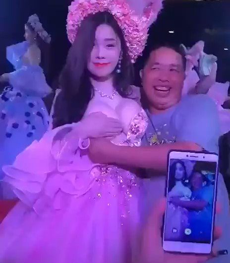 太过分啦，一把就扯下来了。