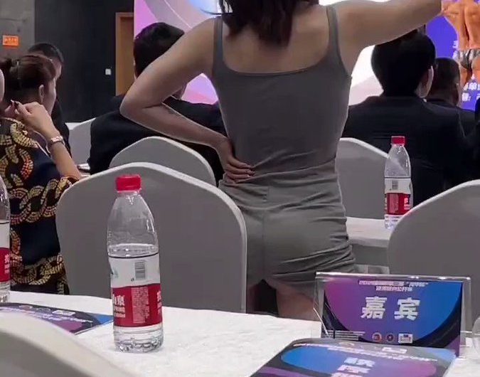 这妹纸心真大呀