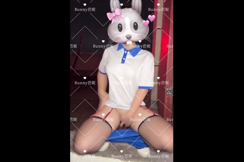 第一次楼顶自慰，水一直流不停