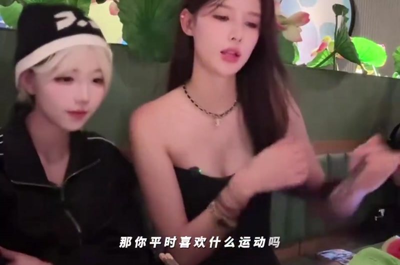 猜一项运动： 你在下面，我在上面， 你不动我不动，我一动你就出水。