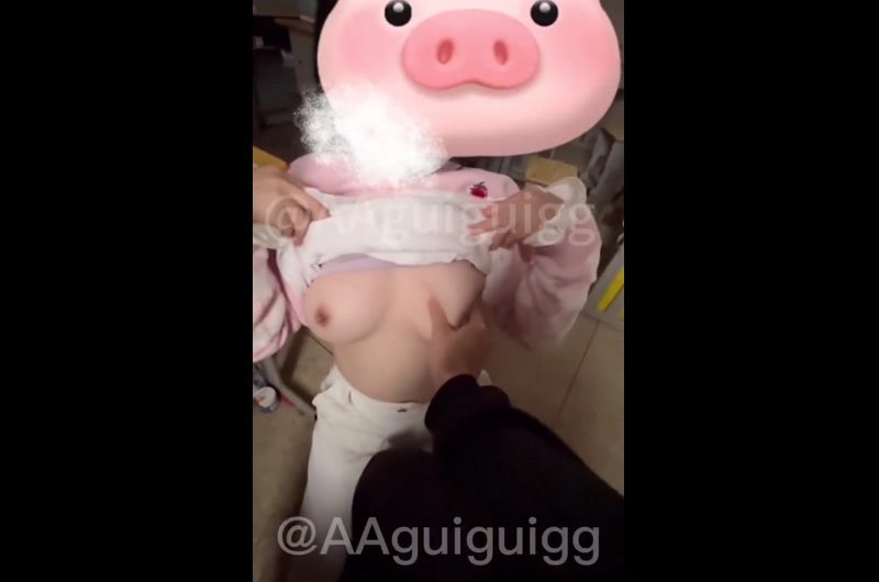 和同桌在教室玩sm调教~ 评论区抽两个送视频哦~