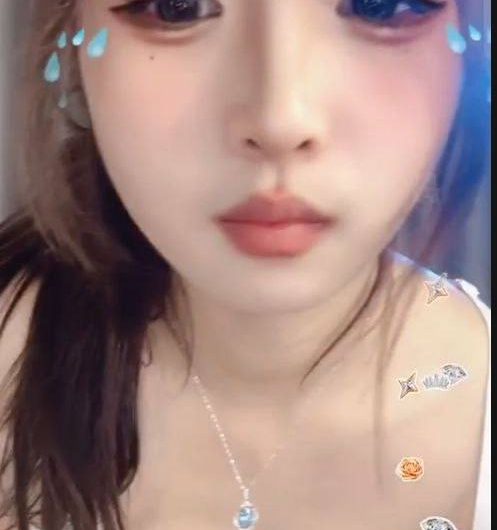 小红书网红可爱女主播 大尺度闪现走光