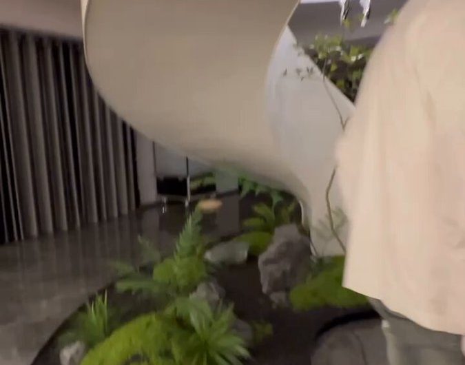 嫂嫂心心念念的女体盛！筹备的有一些仓促，总算是完满啦，很欢乐的一天。每次安排活动都会劳心劳力，所以私信找我活动的，不要一开口就是怎么玩，我又不营业，凭什么和你玩…