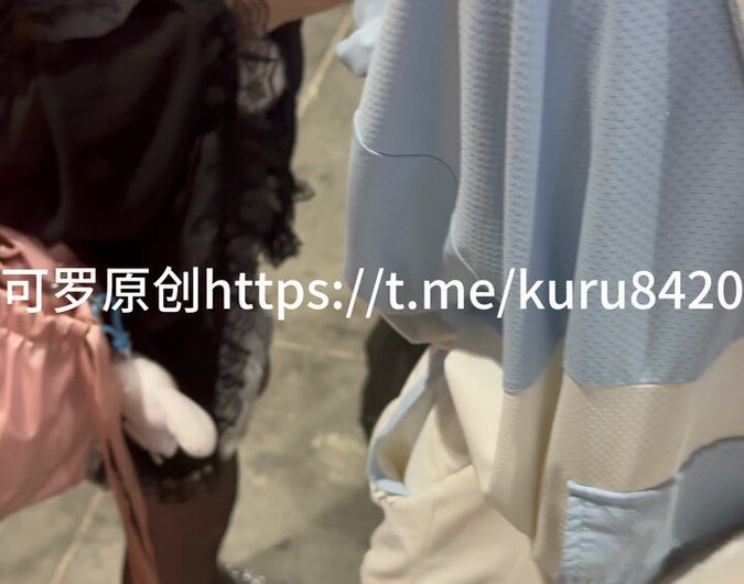 刚好捕捉到妹纸奶子抖的一瞬间 原创高抄預覽群連結