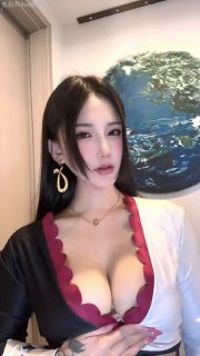 抖音【健身魅魔五花肉】巨乳美女自慰高潮喷水 第二期