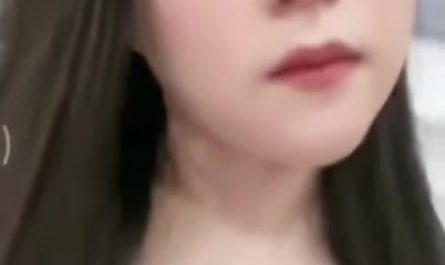 #视讯 #裸聊 视讯【裸聊】贴吧妹子一对一裸聊掰穴福利
