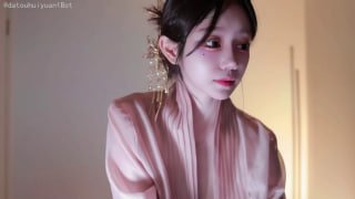 #qkrwldnjs614 极品女神【qkrwldnjs614】诱惑裸舞 3套服装VIP粉丝房福利