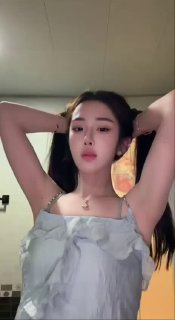 快手【蛇巳】私定 丝足 足交 发骚